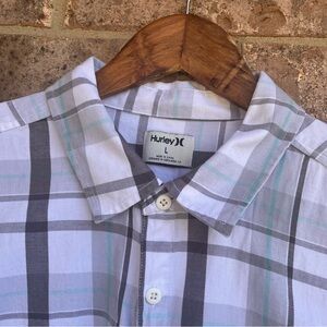 Hurley Mens Large L Button Down Shirt Short Sleeve Plaid Gray Blue Teal Casual